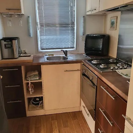 Mobilhome Luxe Chez Cathy Сен-Тропе