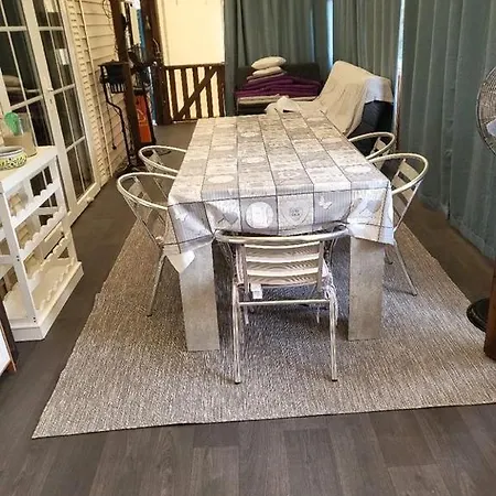 Mobilhome Luxe Chez Cathy * Сен-Тропе